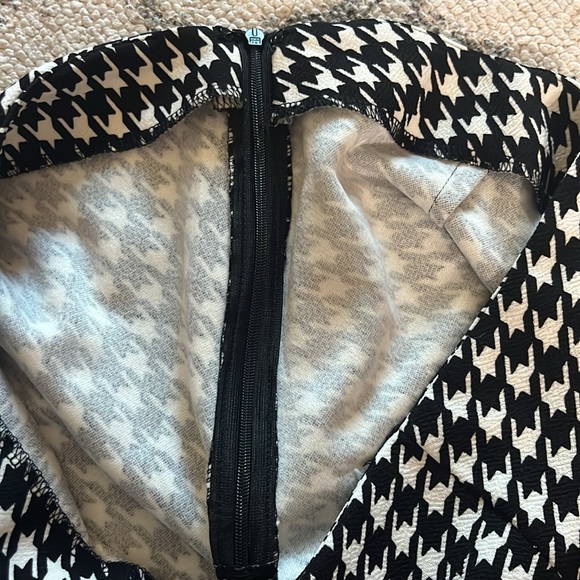 Houndstooth mini skirt - Picture 4 of 4